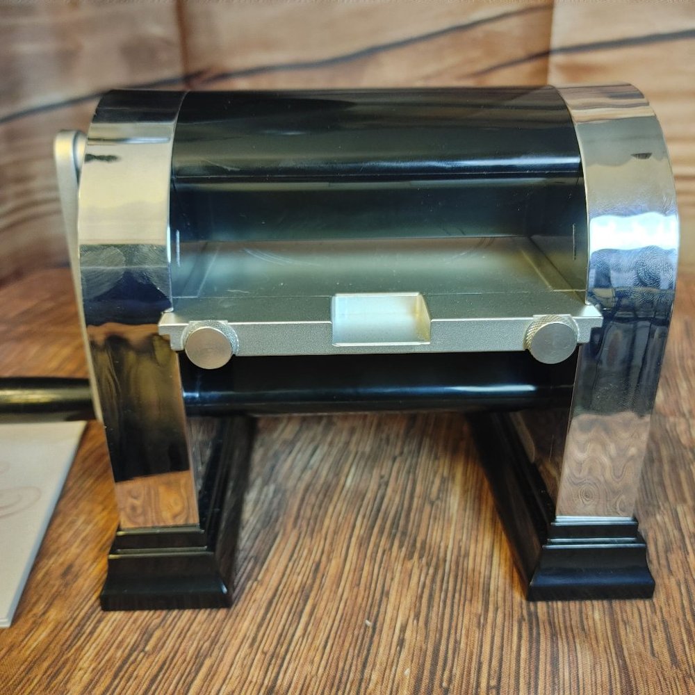 Quick Cuts Reveloution RV05734  DieCut Cutting Machine - Picture 4 of 6